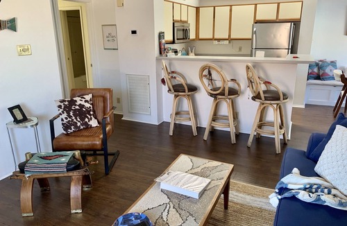 Lake Havasu City Condo | Just Remodeled! Perfect location condo! Walk right to the lake and restaurants!