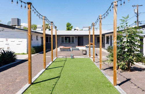 Entertainment District House | KICKIN IT IN OLD TOWN - 3 TOWNHOMES, 1 BOOKING