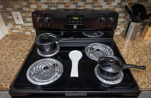 Edinburg House | King Bed 4 Baths Pet Friendly with Backyard Sleeps 10!