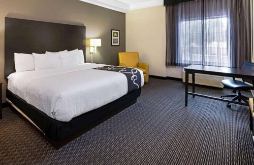 Superstition Springs Hotel | King Bed, Non- Smoking at La Quinta Inn by Wyndham Mesa Superstition Springs