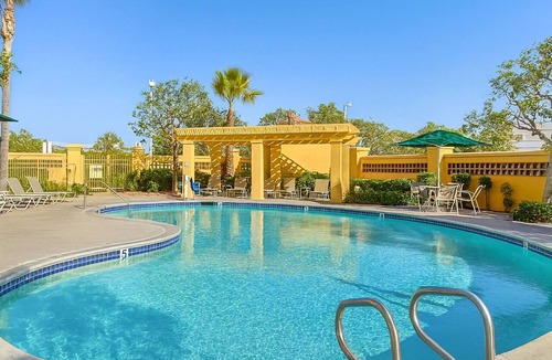 Guasti Hotel | King Bed, Non- Smoking at La Quinta Inn & Suites by Wyndham Ontario Airport