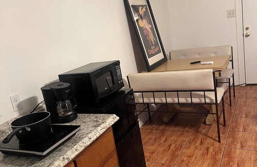 McAllen Apartment | King Master Suite Studio