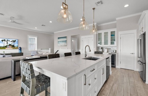 The Shores House | "Kite 1" New custom home Bay Views, Private pool & Hot tub, Sleeps 8