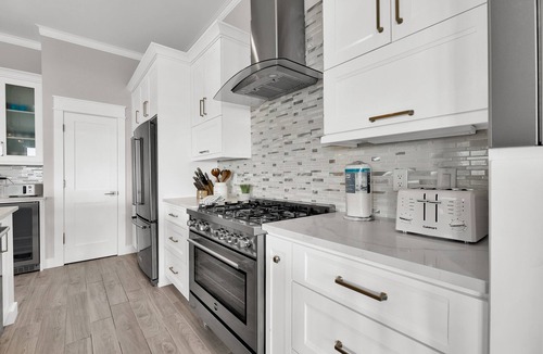 The Shores House | "Kite 1" New custom home Bay Views, Private pool & Hot tub, Sleeps 8