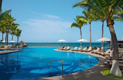 Flamingos Resort | Krystal Grand Nuevo Vallarta