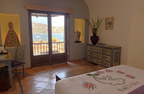 Zihuatanejo Hotel | La Casa Que Canta