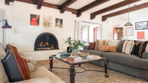 Camelback Sierra House | La Casona by AvantStay