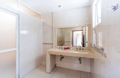 Lafayette Hotel | La Paz & Love Hostel