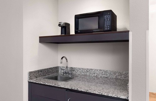 Stevenson Ranch Hotel | La Quinta Inn & Suites by Wyndham Santa Clarita - Valencia