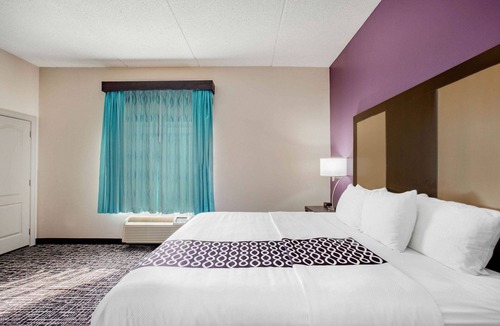 Mission Hotel | La Quinta Inn & Suites by Wyndham Mission at West McAllen