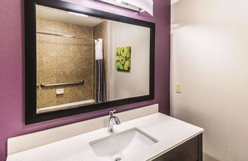 Mission Hotel | La Quinta Inn & Suites by Wyndham Mission at West McAllen