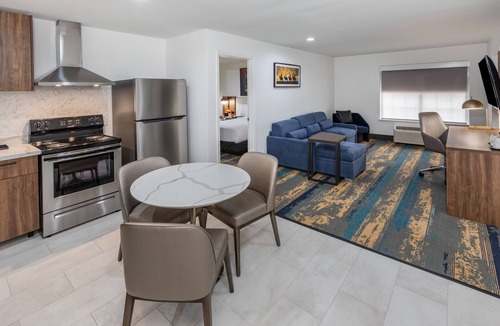 Pharr Hotel | La Quinta Inn & Suites by Wyndham Pharr RGV Medical Center