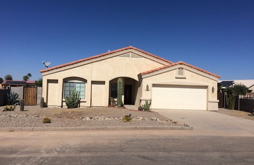 Arizona City House | Lake Front 4 Bedroom Snowbird Favorite- Close to Golf, Pickle Ball & Skydiving!