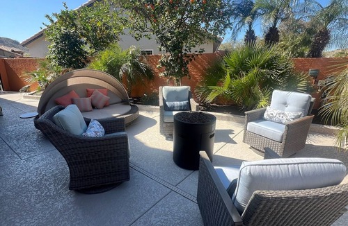 Estrella Mountain Ranch House | Lake House Pool & Palms