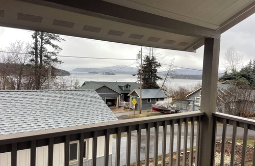 East Hope House | Lake view 3-bedroom house in lovely Hope Idaho 5 min to lake . Enjoy your stay