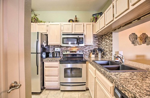 Foothills Condo | Lake-View Balcony + Resort Perks: Phoenix Retreat!