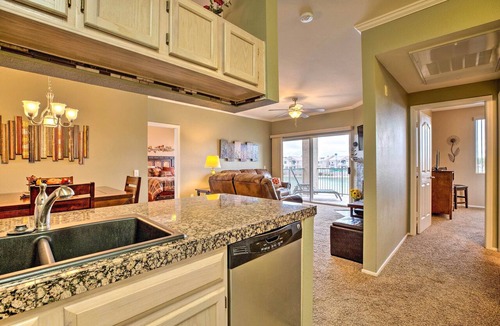 Foothills Condo | Lake-View Balcony + Resort Perks: Phoenix Retreat!