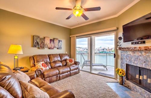 Foothills House | Lake-View Balcony + Resort Perks: Phoenix Retreat!