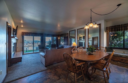 Hope Condo | Lakefront - 2 Bedroom