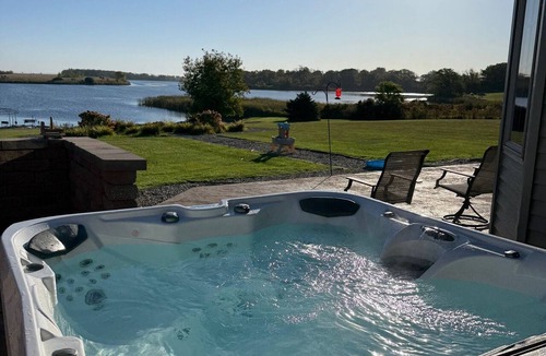 Richwood House | Lakefront 5-bedroom house in Lake Park on Duck Lake. Long Term Rent Available