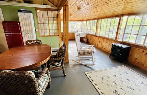 South Haven Cabin | Lakefront Cabin w/Dock & Kayaks, Perfect Summer Stay Northwood Creek - Cabin 7