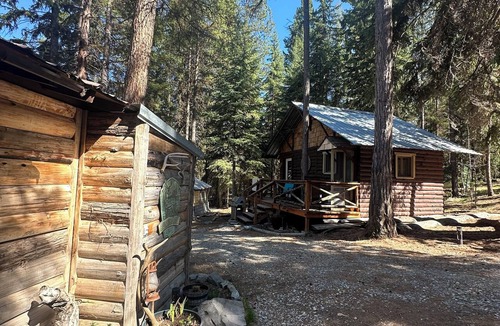 Marion House | Lakefront Fun Vacation on the best lake in NW Montana with your own Dock & Beach