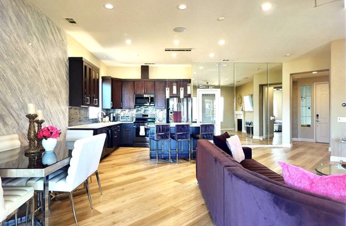 Terra Lago House | Lakefront Oasis with Epic Infinity Pool Festival Ready 15 Min from Coachella
