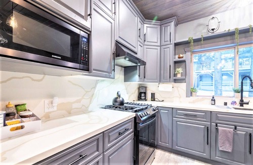 Boulder Bay House | ✦ Lakeview ✦ Modern ✦ BBQ ✦ Hot Tub ✦ Cabin @ The Big Bear Lake
