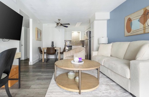 Maryvale Apartment | Landing | Beautiful 2BD in Maryvale Village
