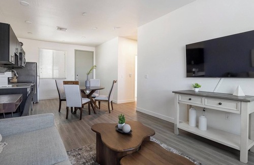 Maryvale Village Apartment | Landing | Incredible 2BD, Gym, Pool