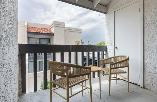 Maryvale Apartment | Landing | Incredible 2BD in Maryvale Village