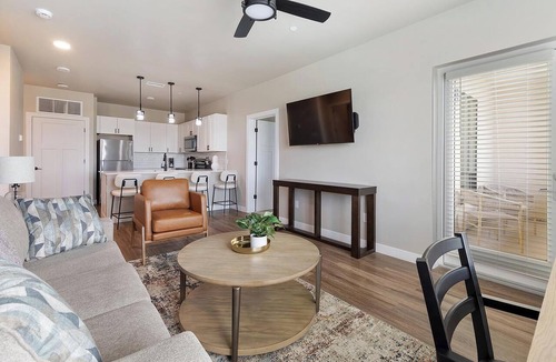 Goodyear Apartment | Landing | Modern 2BD, Clubhouse
