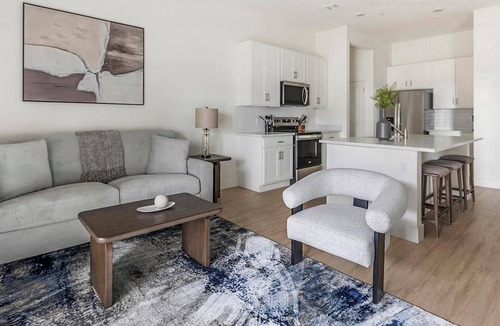 Casas Adobes Apartment | Landing | Modern 2BD, Pool