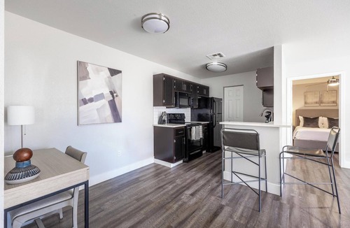 Greenbell Apartment | Landing | Spectacular 2BD, Gym, Pool