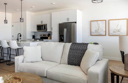Casa Grande Apartment | Landing | Stunning 1BD, Gym, Pool