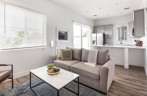 Maryvale Apartment | Landing | Stunning 1BD, Gym