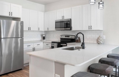 Goodyear Apartment | Landing | Stunning 2BD, Clubhouse