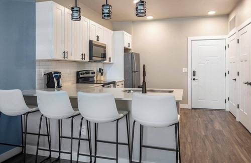 Goodyear Apartment | Landing | Stunning 2BD, Clubhouse