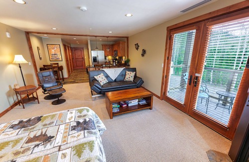 Kellogg Condo | Large Condo Full Kitchen - 2 Beds, Mtn Views, Hot tub, Sauna, on Bike Trail
