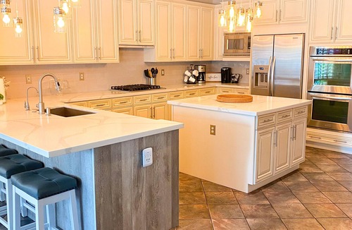 Power Ranch House | Large Luxury Gilbert single story home w/3 en suites