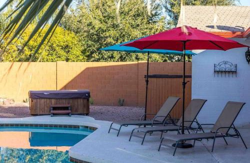 Paradise Valley Village House | Larkspur Villa - Lovely & Entertaining Hot Tub with pool, resort living!
