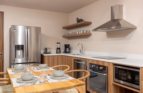 El Tezal Apartment | Las Arenas de Cabo one block from the beach
