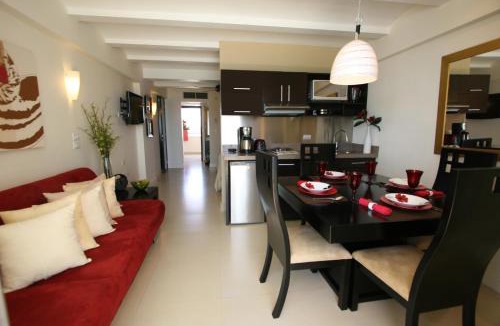 Zona Dorada Resort | Las Flores Beach Resort