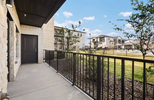 Edinburg Apartment | Las Villitas 1BR Apartment in Edinburg, TX Pool, Gym, Gated Community