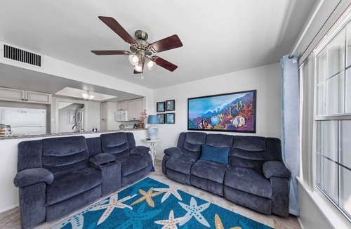 Port Isabel Cottage | Lazy Days Sea Cottage - Waterfront, Pools, Golf