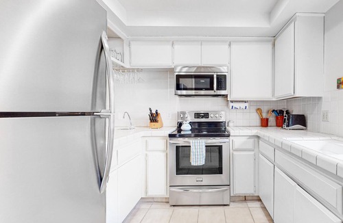 Canyon Sands Condo | Light & bright getaway w/private gas grill, shared pool, pool spa, & tennis