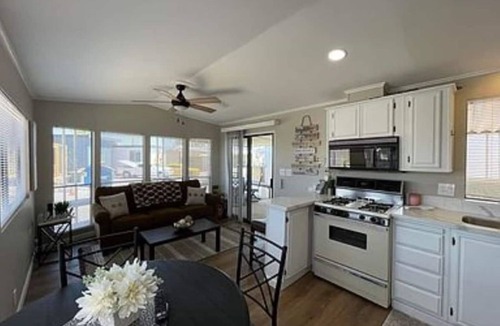 Lake Havasu City House | Little Lake Havasu Jewell Steps To The Beach!