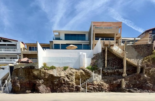 San Antonio del Mar House | Little Pearl Sea View Studio