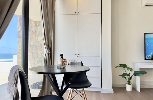 San Antonio del Mar House | Little Pearl Sea View Studio
