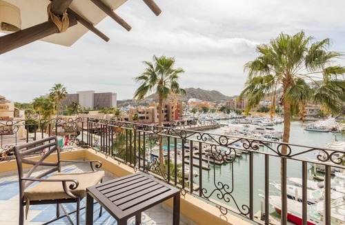 Centro Hotel | Lively waterfront 1-bedroom hotel with WiFi, fitness room and in Cabo San Lucas